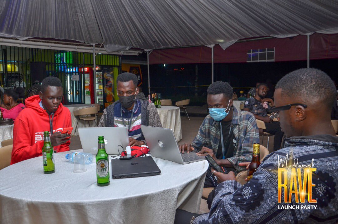 ractive_ug's tweet photo. But why has the hashtag still refused to trend?

#Court8MidweekRave 
#Ractive https://t.co/DPulHSKd7r