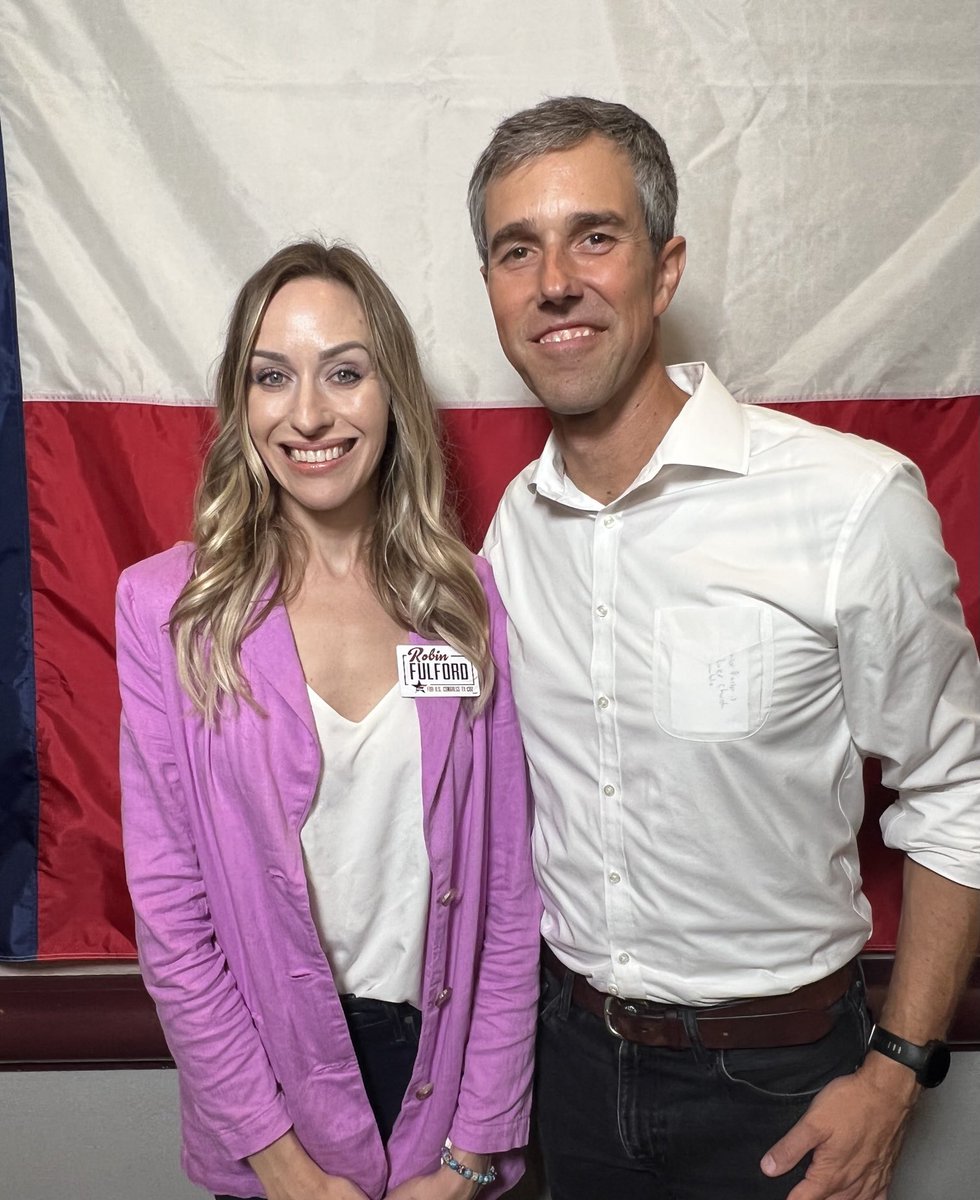 RobinFulfordTX's tweet photo. Y’all, the crowd in #TXCD2 was huge! Lots of support for our next Governor of Texas, ⁦@BetoORourke⁩.

Our opponents have a lot in common, and I’m excited to be with him in this cycle! #DumpDan #DumpGreg https://t.co/XeDiPbuBk0