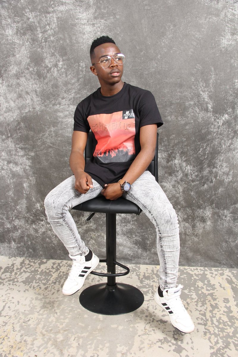 PerplexEmUp's tweet image. Get your vc-T-shirt,get ready for summer and never worry about  outfit.This suits you in any size.
Perplex Em Up Clothing