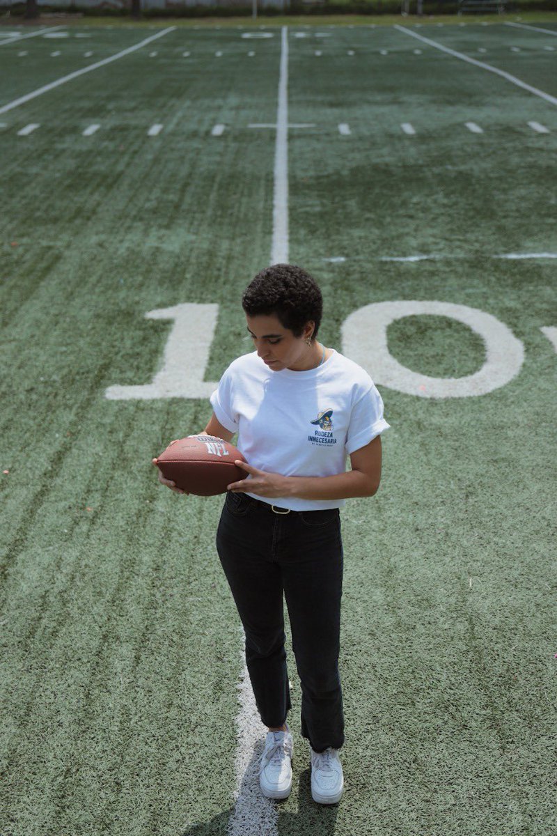 dianalauragml's tweet photo. ¡Me emociona mucho contarles de un proyecto en el que he estado trabajando! Se llama @rudezainnecesar , un videopodcast de fans para fans con mucho contenido de la NFL.

¡No se pierdan el primer episodio el 31 de agosto! https://t.co/MfFhs9548m