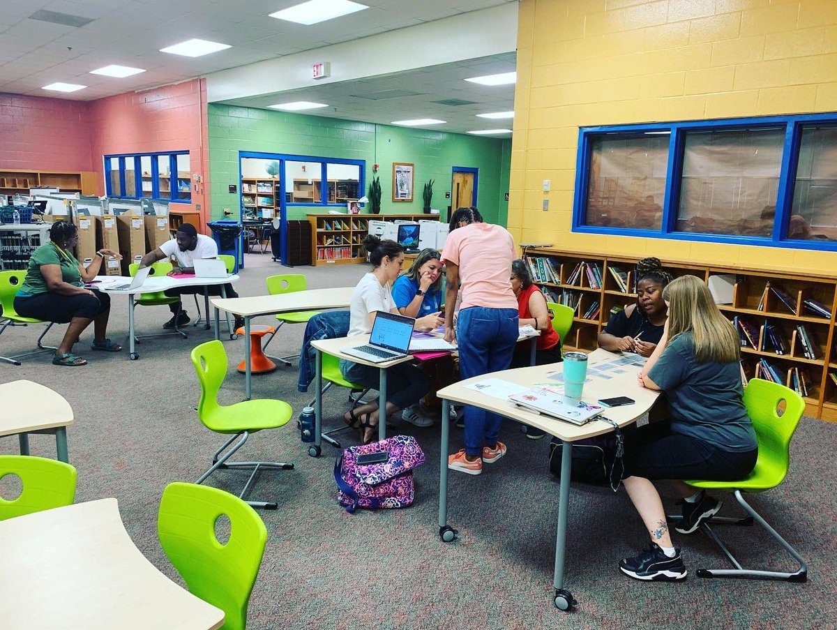 CMS_Advanced's tweet photo. 🍎We worked with #TeamTuck today at @TuckaseegeeLITD @TuckTownPTA
👯♀️They learned how “it takes two” to co-plan & co-teach effectively and are embracing inclusive practices.
#CMSLITD https://t.co/IEmO5W2WXp