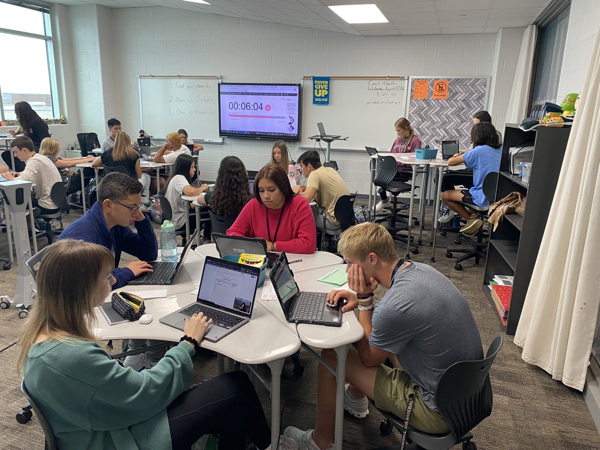 CoachJMoeller's tweet photo. Our students are ENGAGED! What better way to review the Bill of Rights than a constitution scavenger hunt, GIF representation, and Disney clips for each amendment. @BHSocialStudies @BridgelandCFISD #BridgelandBest https://t.co/6ODkl3FOsq