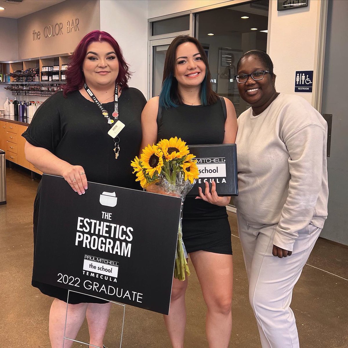 PMTSTemecula's tweet photo. Congratulations to our recent graduate, @esthetician__pris 🎉
.
.
.
#pmtstemecula #graduate #esthethician https://t.co/J4WeUMGPas