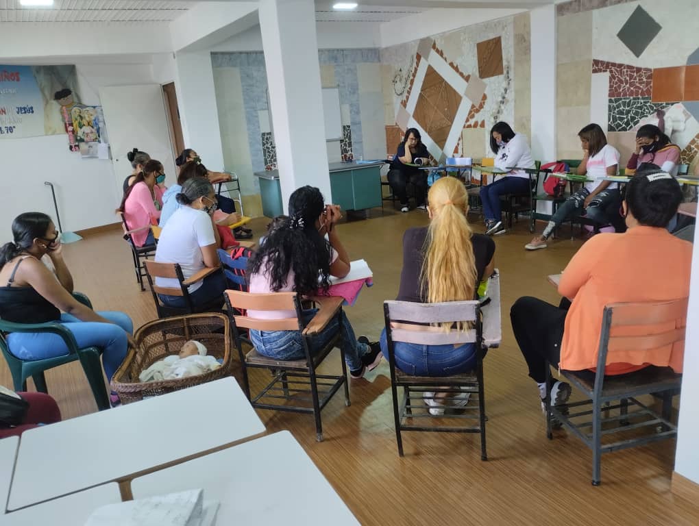 CESAP_AC's tweet photo. Todos los procesos de formación, articulación y empoderamiento que impulsamos en las comunidades de todo el país 🇻🇪, responden a una metodología de trabajo con la experiencia de casi 50 años de historia.

Hacemos nuestro trabajo en #ModoCESAP 🙌🏼 https://t.co/zgR2CpXnJH