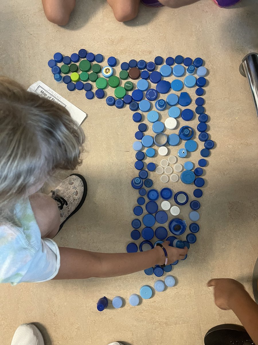 MollyProbel's tweet photo. After a long morning of taking FAST, we unwound by working on the geography of Florida. We were able to build the peninsula , identify important cities, and the regions. #teamprodel Thanks @resourcedepot, my trip there yesterday provided the tops for this!! More art to come! https://t.co/zSXb8VYJQr