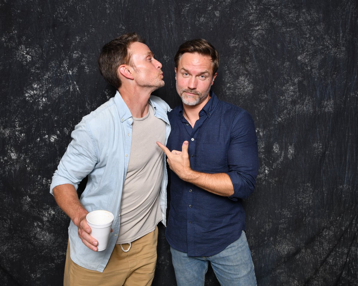 ScottPorter's tweet photo. Donkey Kong and Mighty Mouse ride again.

Best part of going to a convention is seeing all your best friends again. Miss this dude a ton, but with your real friends you just fall right back in step.

#HartOfDixie #WadeKinsella #GeorgeTucker @tripleellc #EpixAndChill @WilsonBethel https://t.co/MNIy4NpYJy