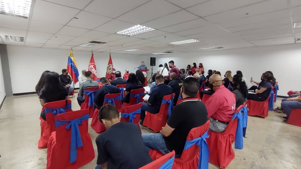 metro_caracas's tweet photo. #Entérate 👉🏻 #Hoy #24Ago se llevó a cabo entrega de diplomas por culminación del Curso de Búsqueda, Reconocimiento y localización de Artefactos Explosivos #BRYL a 34 trabajadores pertenecientes a la Gerencia de Protección y Seguridad del @metro_caracas.
#SeguimosAvanzando https://t.co/ly3Au7An3G