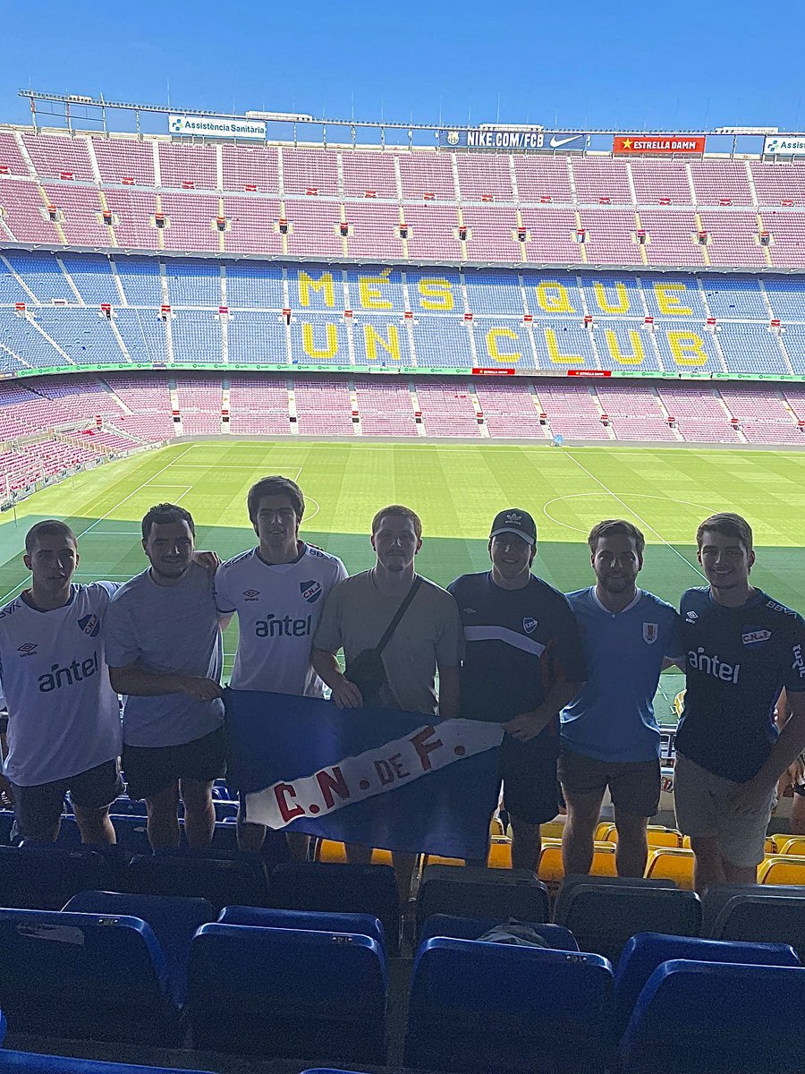 ssantiago__c's tweet photo. En el patio de una de tus casas @LuisSuarez9 https://t.co/cmxWiwkRxh