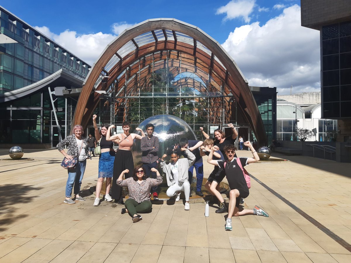 LungTheatre's tweet photo. We've had THE BEST day with @SheffYoungC at @TheMontyArts in stunning #Sheffield where the LUNG journey all began. We can't wait for tomorrow for day 2 of #YoungCarerCreativeMakers. There's gonna be some more joy and more sunshine... ☀️☀️☀️ https://t.co/1PkPoqqJ1H