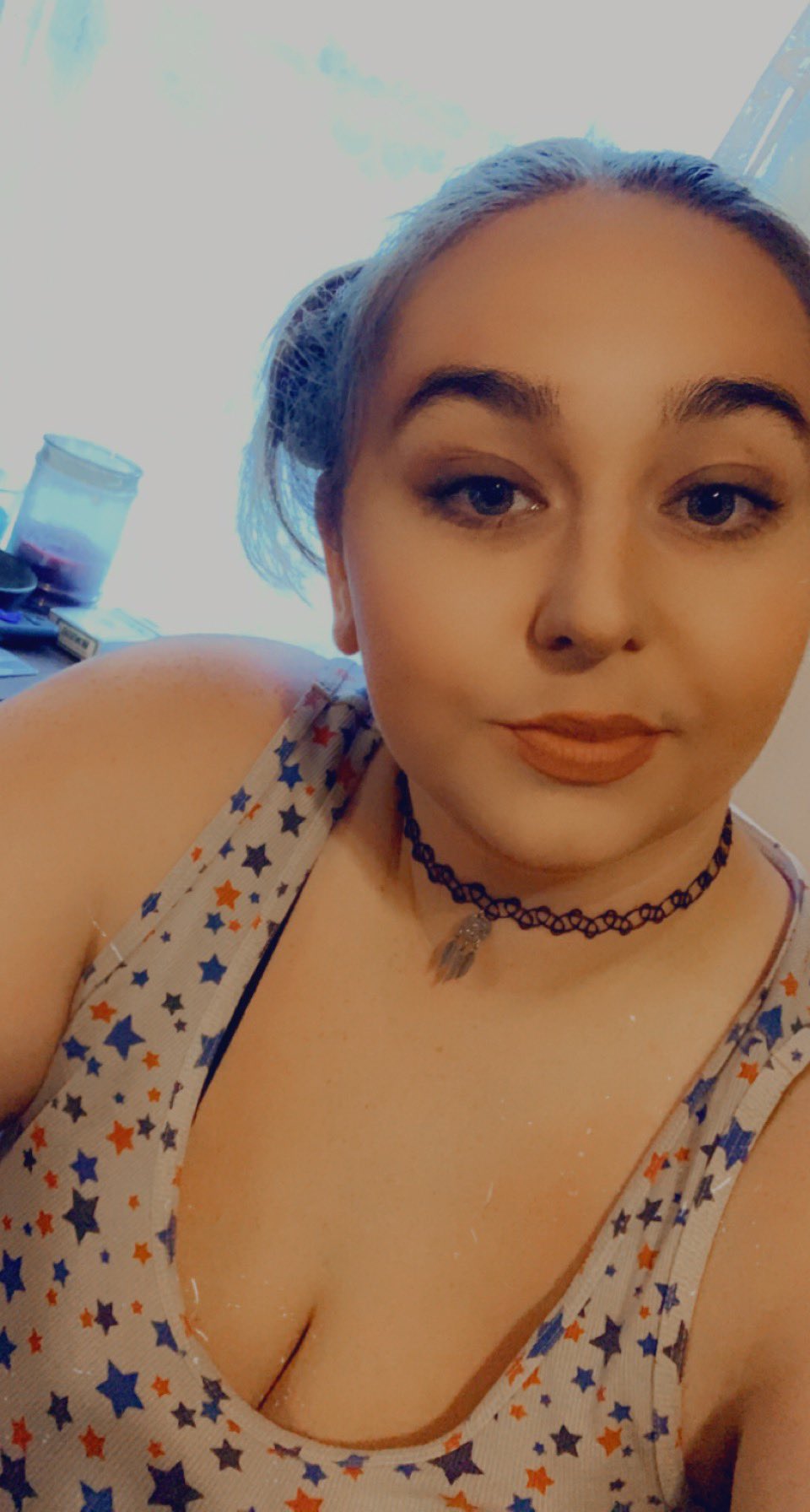 Feeling pretty, might stream later idk 😝look out for me going live around 8:30pm EST. What y’all wanna see me play? #twitchstreamer #affiliate #gamers https://t.co/w7CempBefX