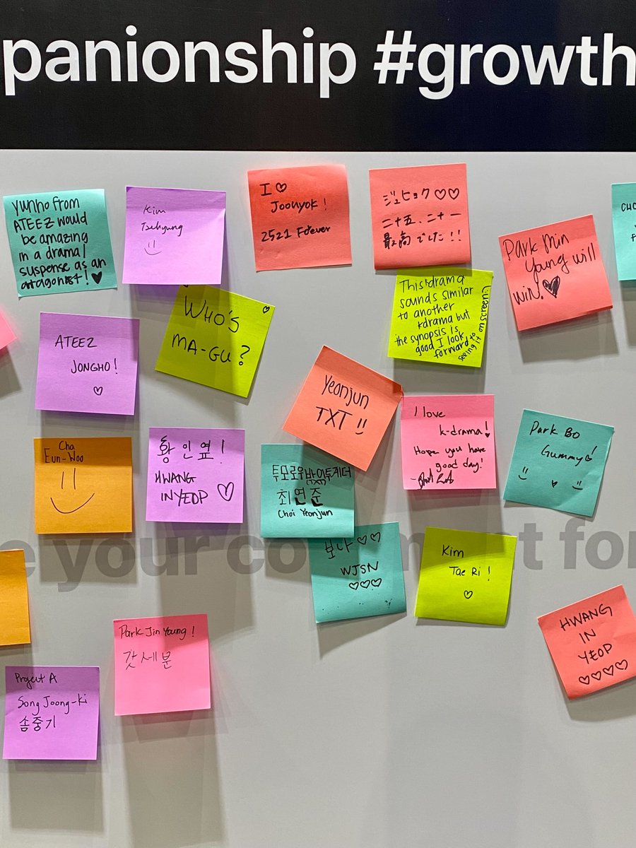 TVGuide's tweet photo. Seen at #KCON2022LA: A call from CJ ENM to write down dream cast picks for an upcoming K-drama!

submissions included TXT's Yeonjun, WJSN's Bona, ATEEZ's Yunho. who would've been on your post-it? https://t.co/fcOC9qPRH0