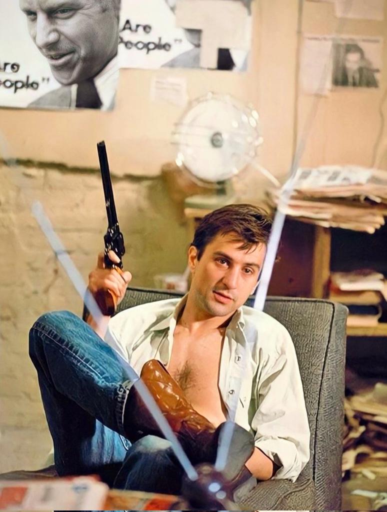 Robert De Niro on the set of  'Taxi Driver' (1976) Martin Scorsese.
