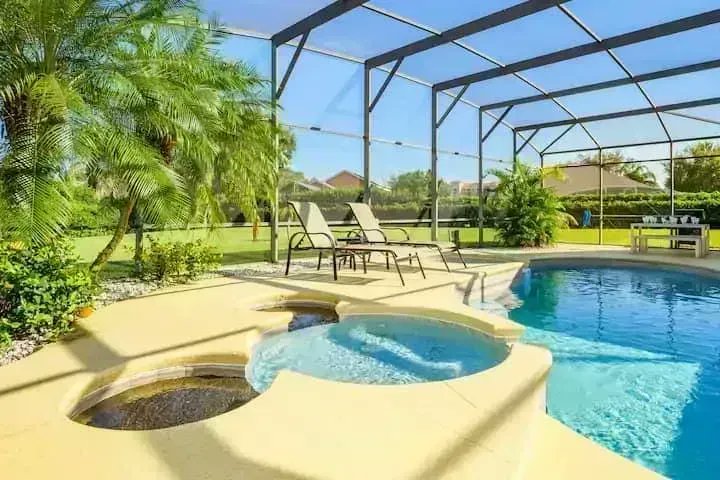 Lisa & James Cameron tweet media