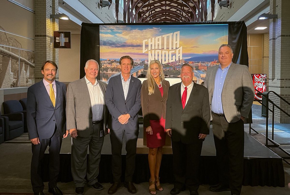 MayorTimKelly's tweet photo. Huge day for Chattanooga! Thanks to @EPBChattanooga, our community’s unmatched internet speeds are about to get even faster as we launch the nation’s first 25 gigabit internet service. Excited to see where this leads us in the years to come! https://t.co/sbmLtlFofB