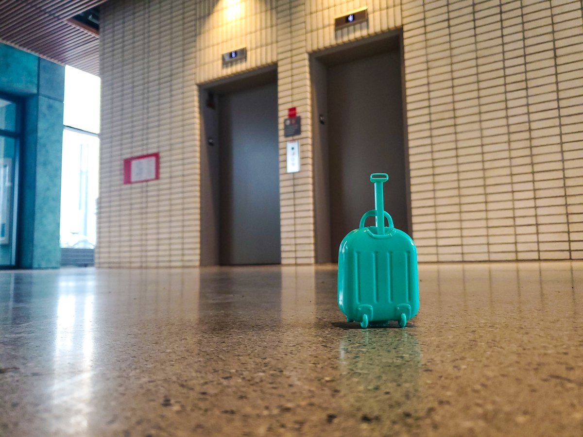 SFUResidence's tweet photo. If you're anything like me, you will have no idea what you need to bring with you when packing 😰. Don't worry, SFU has us both covered 😤😤. Check out the website below!
https://t.co/GL1F9XNgjN
#SFU #SFUresidences #MoveIn #University #WhatToBring https://t.co/QzYZZPOE3I