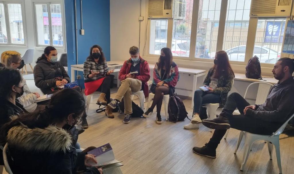 InjuvBio_Bio's tweet photo. 📚Así vivimos la segunda sesión del encuentro literario en el cowork #INHub

En la actividad final las y los participantes tendrán la posibilidad de dialogar con el autor del libro analizado.

La última fecha se llevará a cabo en el liceo #EnriqueMolina .

#NosvemosenInjuv https://t.co/sXPdHVstde