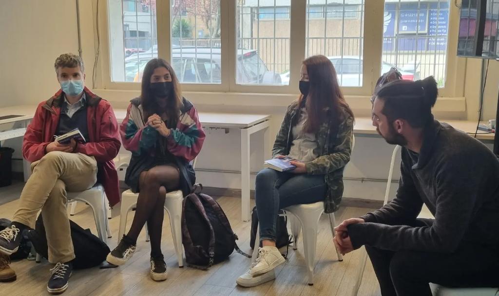 InjuvBio_Bio's tweet photo. 📚Así vivimos la segunda sesión del encuentro literario en el cowork #INHub

En la actividad final las y los participantes tendrán la posibilidad de dialogar con el autor del libro analizado.

La última fecha se llevará a cabo en el liceo #EnriqueMolina .

#NosvemosenInjuv https://t.co/sXPdHVstde