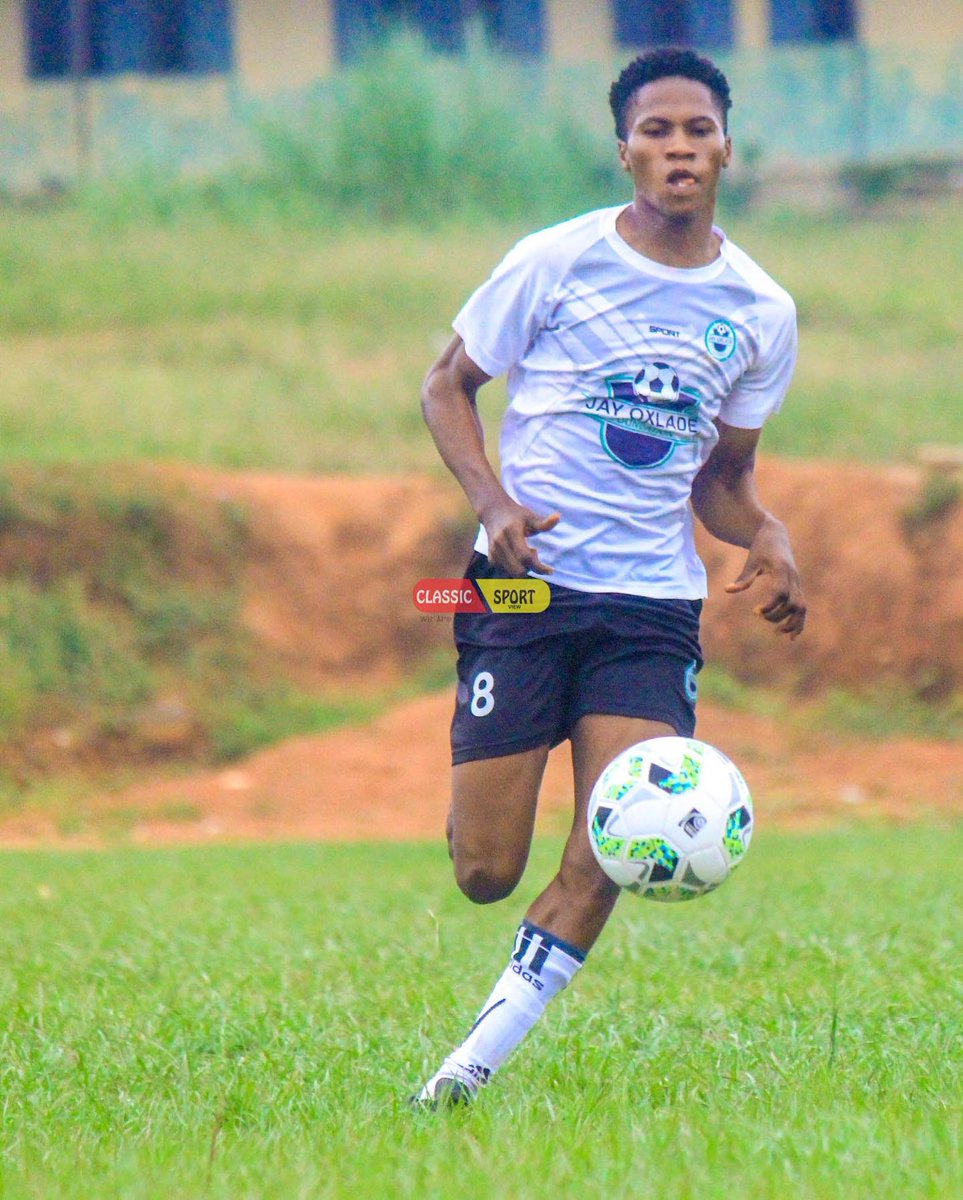 jayoxlade_fa's tweet photo. It’s not how big you are, it’s how big you play ⚽️ #jayoxladeacademy #jayoxladefoundation #explorepage #explore #viral #photooftheday #facebookhacked #BBNaija https://t.co/4JHGEZykWK