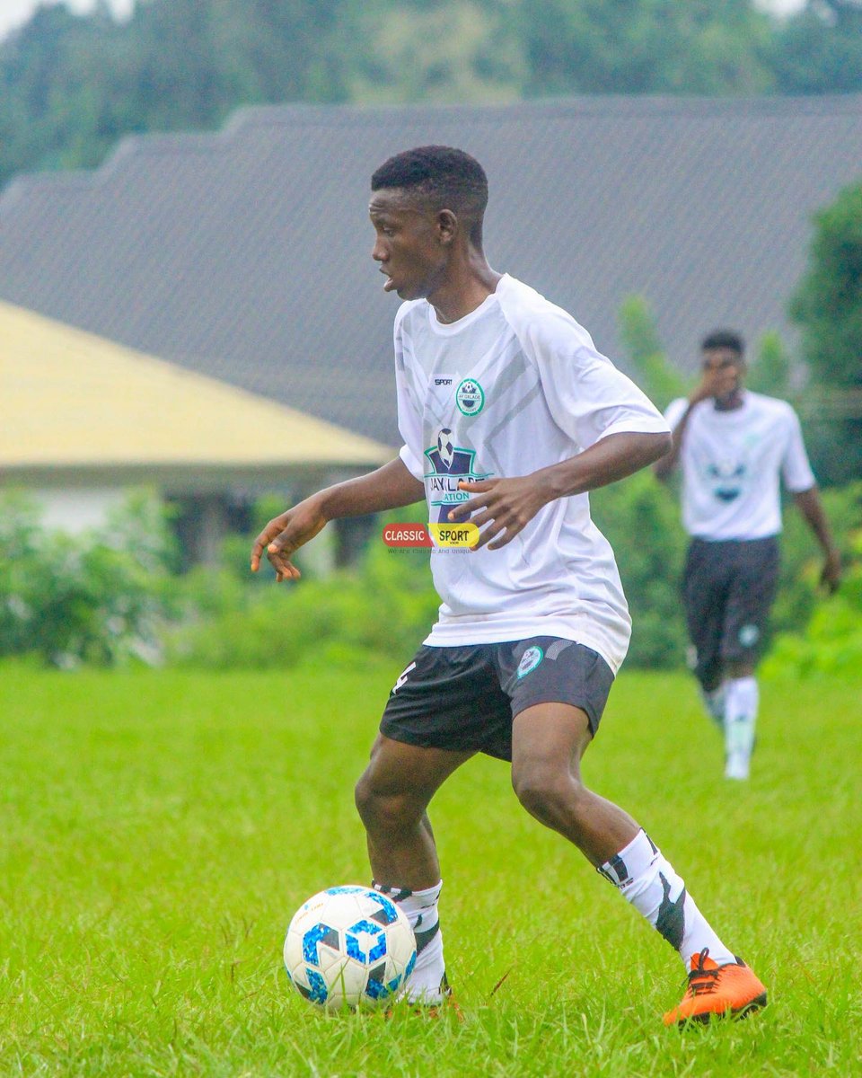 jayoxlade_fa's tweet photo. It’s not how big you are, it’s how big you play ⚽️ #jayoxladeacademy #jayoxladefoundation #explorepage #explore #viral #photooftheday #facebookhacked #BBNaija https://t.co/4JHGEZykWK