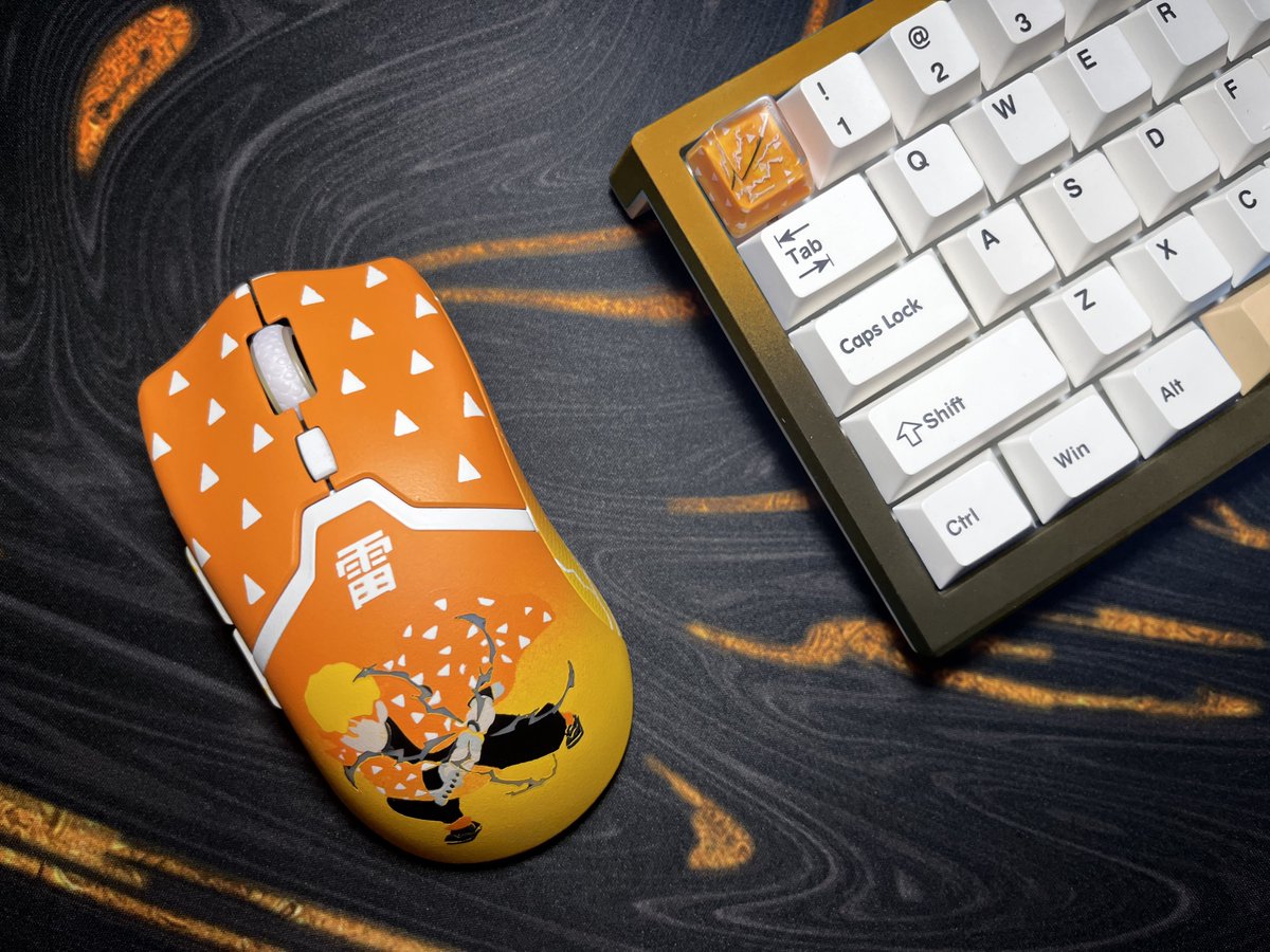 Customicegg's tweet photo. ⚡"Nunca desista. Mesmo que seja doloroso, mesmo que seja agonizante, não tente escolher o caminho mais fácil."
Zenitsu Agatsuma ⚡
Parceria @customicegg e @azikeycaps 

#custommouse #customart #mouse #gaming #gear #customice #demonslayer #zenitsu https://t.co/XjjDybxHw6