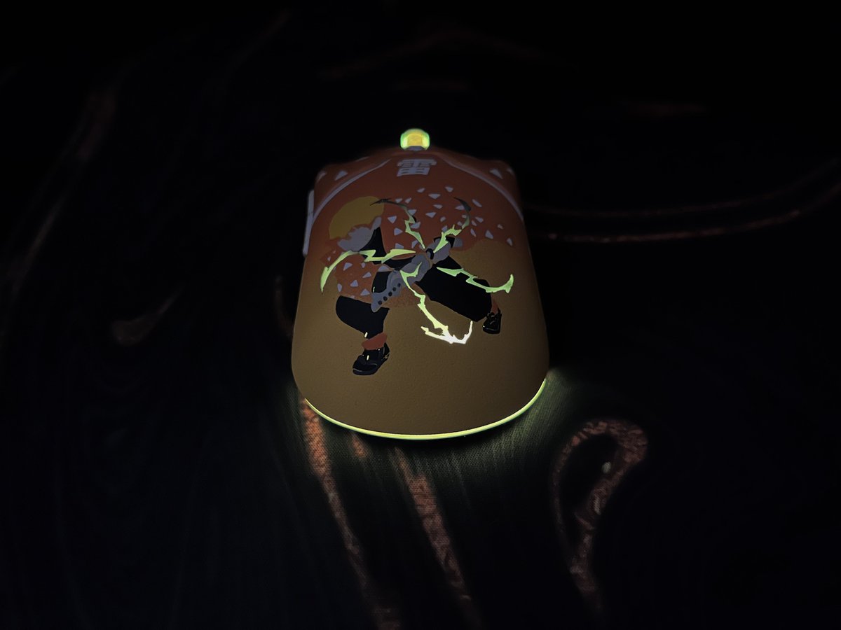 Customicegg's tweet photo. ⚡"Nunca desista. Mesmo que seja doloroso, mesmo que seja agonizante, não tente escolher o caminho mais fácil."
Zenitsu Agatsuma ⚡
Parceria @customicegg e @azikeycaps 

#custommouse #customart #mouse #gaming #gear #customice #demonslayer #zenitsu https://t.co/XjjDybxHw6