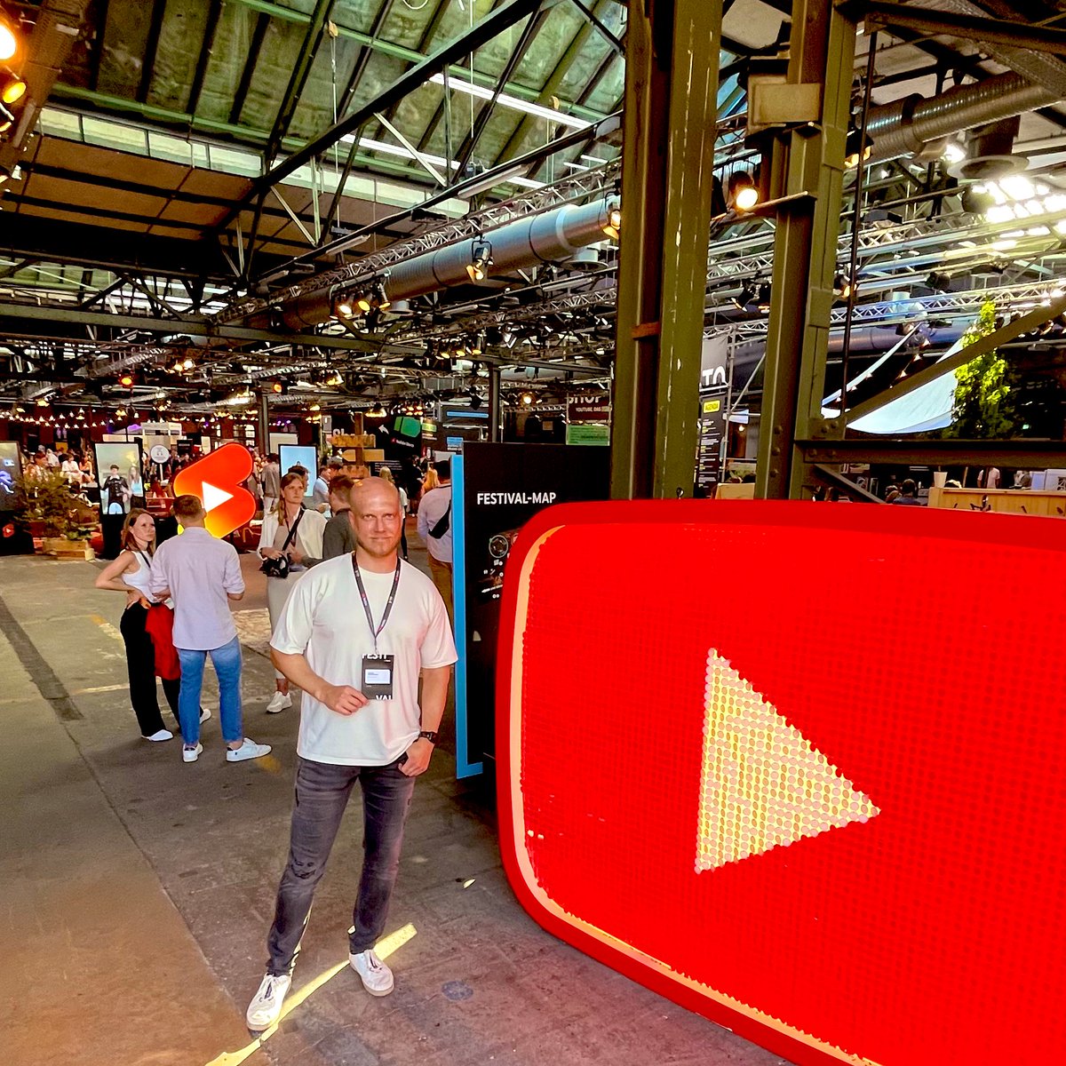hkirchbaumer's tweet photo. #YouTube Festival 2022 Berlin #YTF22 #shorts #DigitalMarketing https://t.co/4nfFEa6KrW