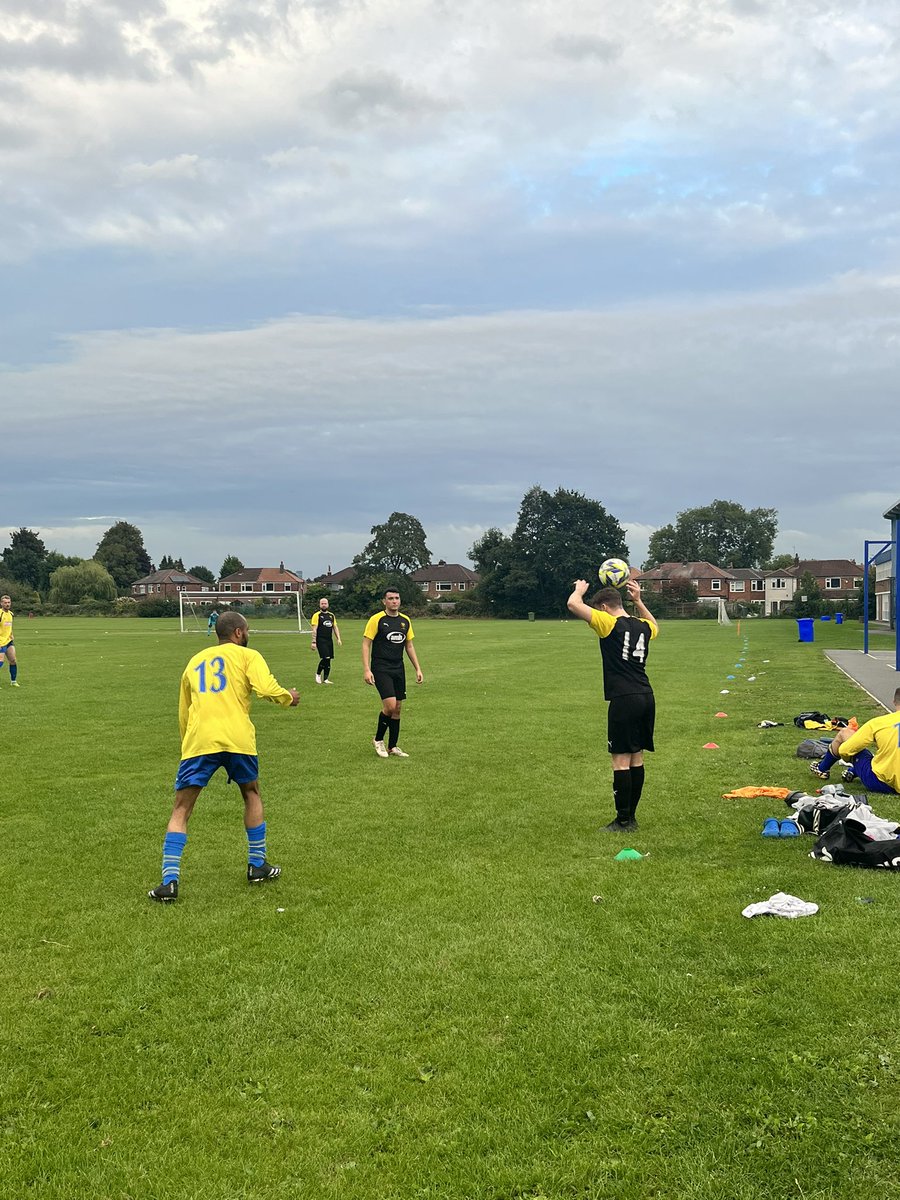 NQ_FC's tweet photo. Good win for the Bees this evening with a tough friendly against South Manchester Police 🚨

Goals from:
⚽️ Jack Clark
⚽️ Andy A

Countdown to the season starts now ⏰
#NorthernQuarter
#NQFC
#SundayLeague https://t.co/bSdtPXigO1