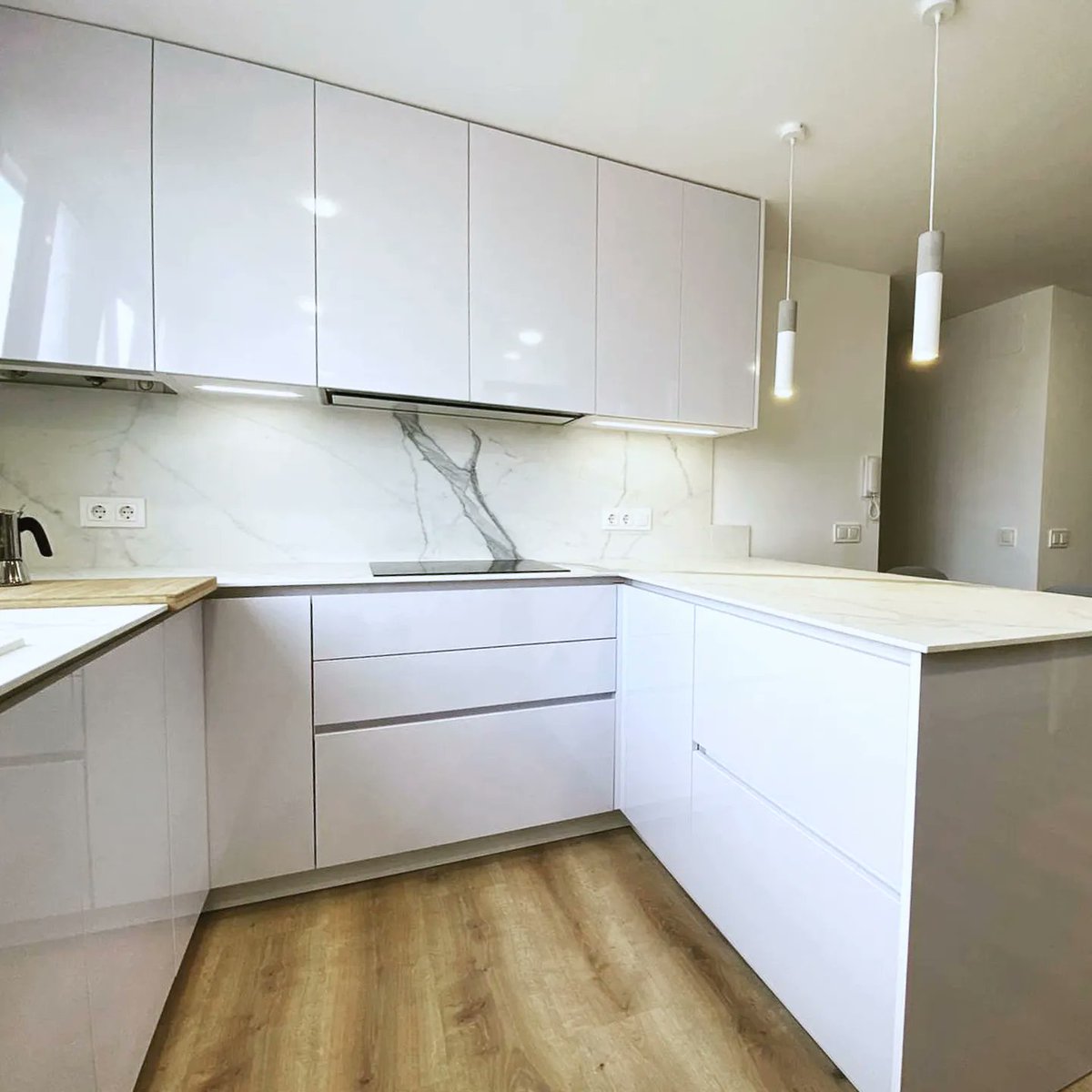 inkococinas's tweet photo. Elementos naturales como la piedra y la madera conjuntados con un lacado en blanco, un trío perfecto que crea un ambiente luminoso y acogedor.
#INKOcocinas #Design #Kitchen #Interiorismo #CocinasModernas #CocinasdeCalidad #CocinasaMedida #cocinasreales #tucocina #styleandlining https://t.co/rb5ETwRlQP