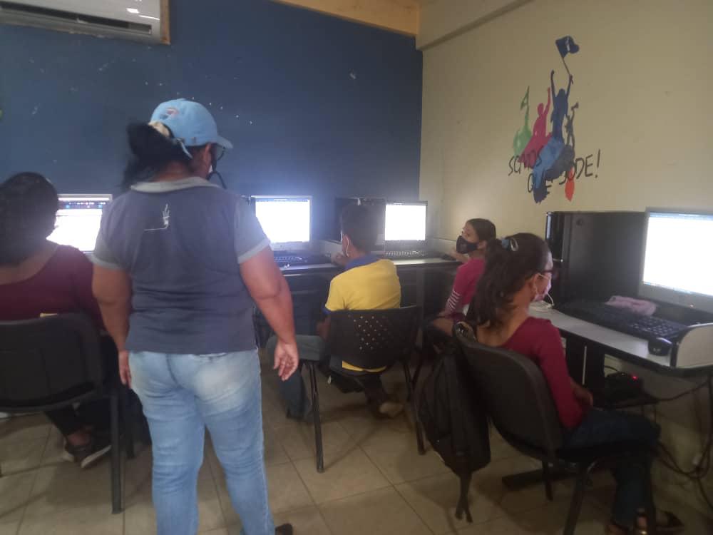caraucan_carmen's tweet photo. Hoy damos por culminado el taller de Procesador de textos a los niños de la comunidad El Progreso I del municipio Díaz Estado Nueva Esparta.
#PoderInnovar 
@luisinfoVen 
@NicolasMaduro 
@Gabrielasjr https://t.co/U06JYhNZg9