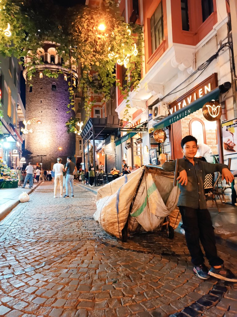 oguzkoca46's tweet photo. @tedaselectricas Galata tower https://t.co/plqB9foabS