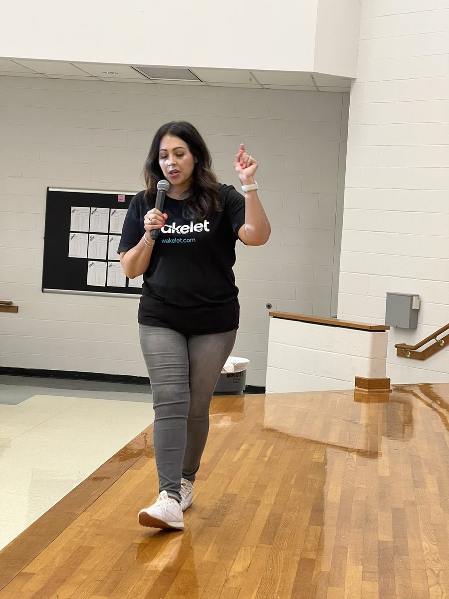 FerrisEdTech's tweet photo. Thank you @ferrisisdjh for inviting @TxTechChick to campus to share @wakelet #wakeletwave #ferrisisfamily https://t.co/AurEo5rwzg