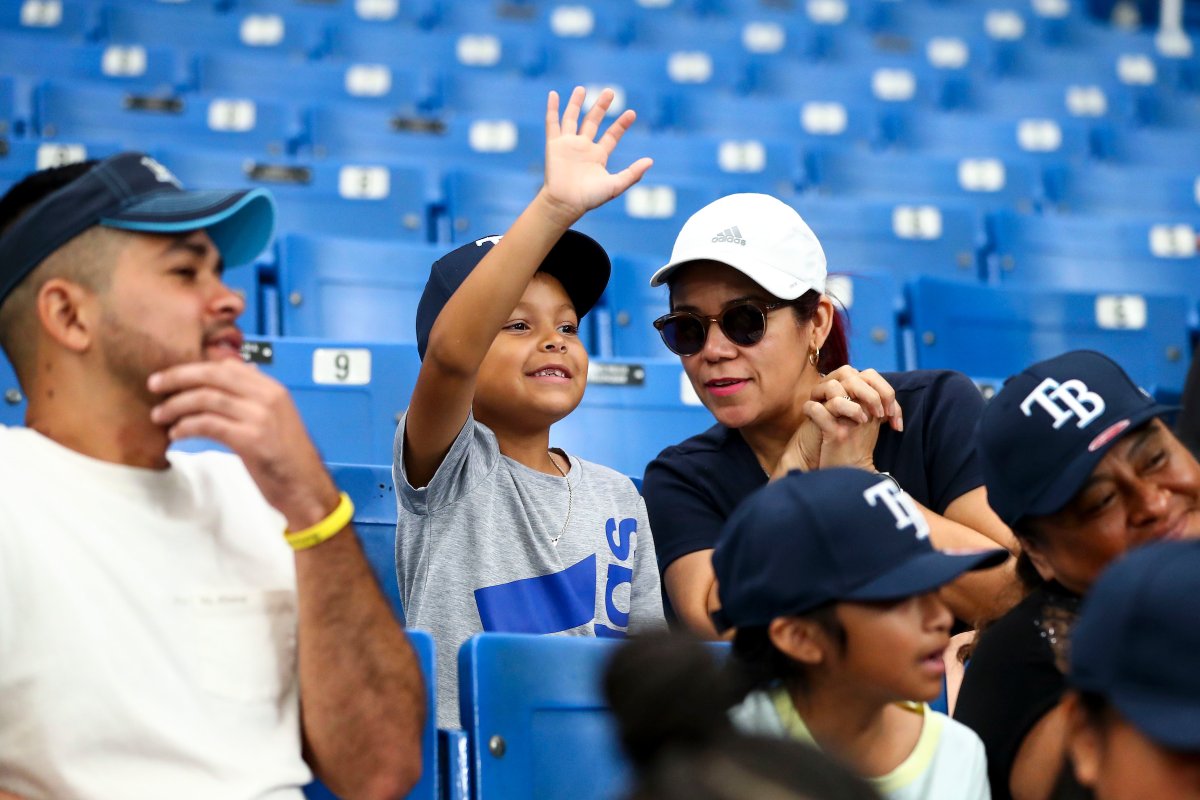 📚 <a href="/ChristianBeth27/">ChristianBethancourt</a> compartió con estos jóvenes en una sección de leyendo con los Rays, presentado por <a href="/SuncoastCU/">Suncoast Credit Union</a>
