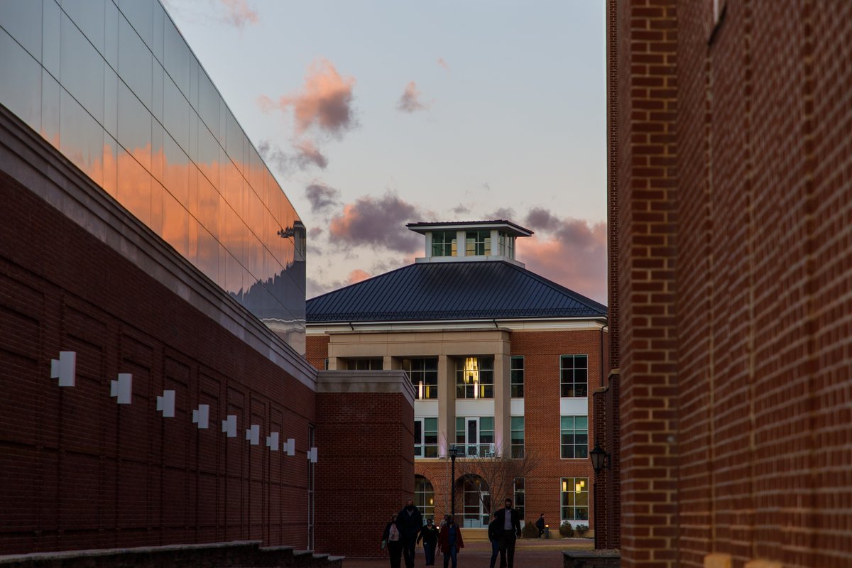 LibertyULibrary's tweet image. Campus has seen a lot of updates this year, including this walkway between DeMoss and the Liberty Arena to the library. What has been your favorite update to campus? #LibraryViews #JFLibrary