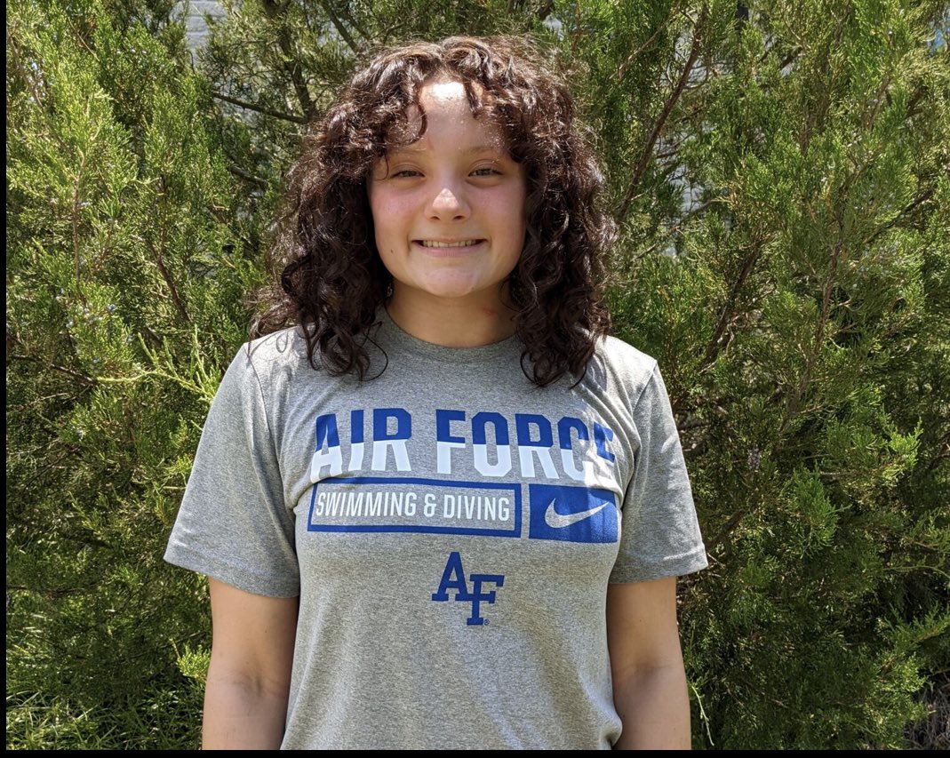 RACESwimTeam's tweet photo. Congratulations to Kat on her verbal commitment to Air Force! https://t.co/l3EYd9QVyK https://t.co/7A2rUgsvsF