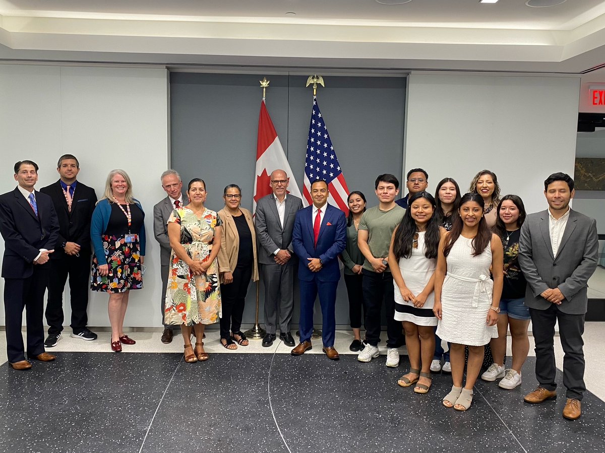 CanadaNY's tweet photo. A productive day with @NYCImmigrants talking to young advocates and #DREAMers about one of Canada’s greatest achievements: our immigration system. Thank you @MCastroMOIA and @LaColmenaNYC for your support. cc @globalnyc More info: https://t.co/cIMOlgOzpg https://t.co/UV8SKJBwoY