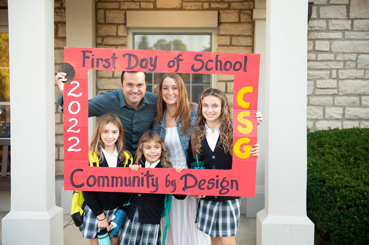ColsSchForGirls's tweet image. Welcome back, Unicorns! 🎉🦄❤️💛

#communitybydesign #firstdayofschool #myCSG