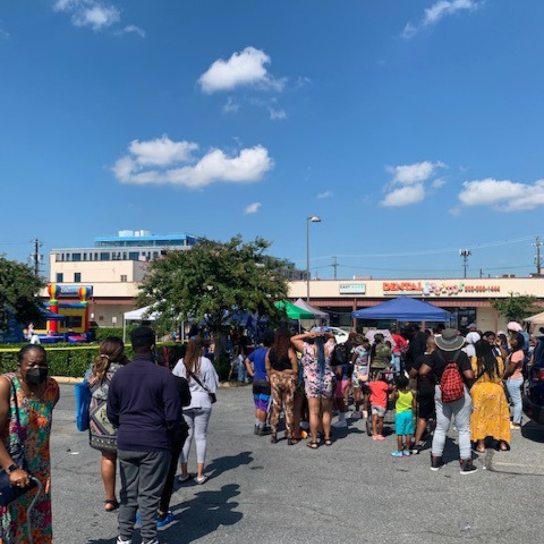 FLOC_DC's tweet photo. On Saturday, we joined @Eboni_RoseDC, DCSBOE, at the Ward 7 Back to School Giveaway. We had a wonderful time talking to Ward 7 families and students about FLOC’s programs. We’re wishing all the students we met a successful school year! 

#flocdc #backtoschool https://t.co/caDwEyhvzI