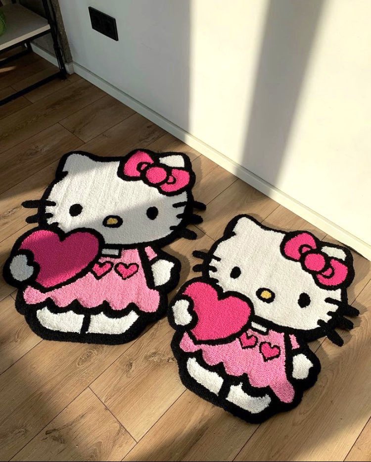 hello kitty rugs ✧*:･