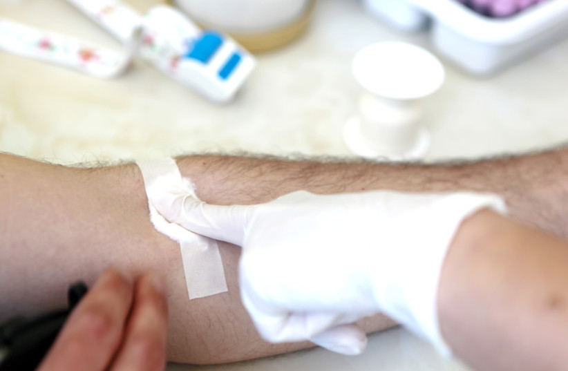 AnpacBio's tweet photo. Industry News:   Simple Blood Test Could Help Doctors Decide Cancer Treatment  https://t.co/7xwfWhucJG    #cancer https://t.co/UXFTJZGwST