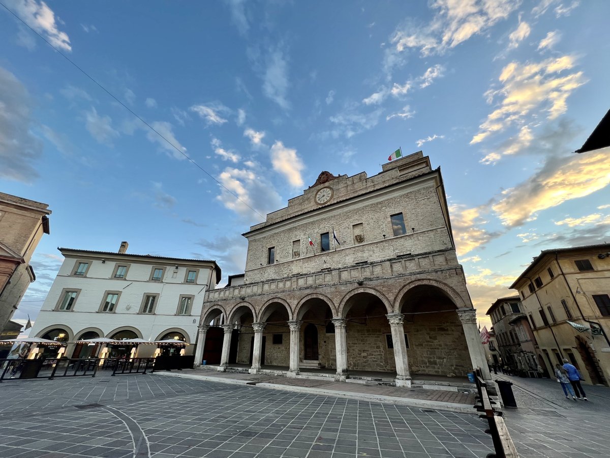 Property viewing in #Montefalco today and now enjoying an aperitivo in the main square.