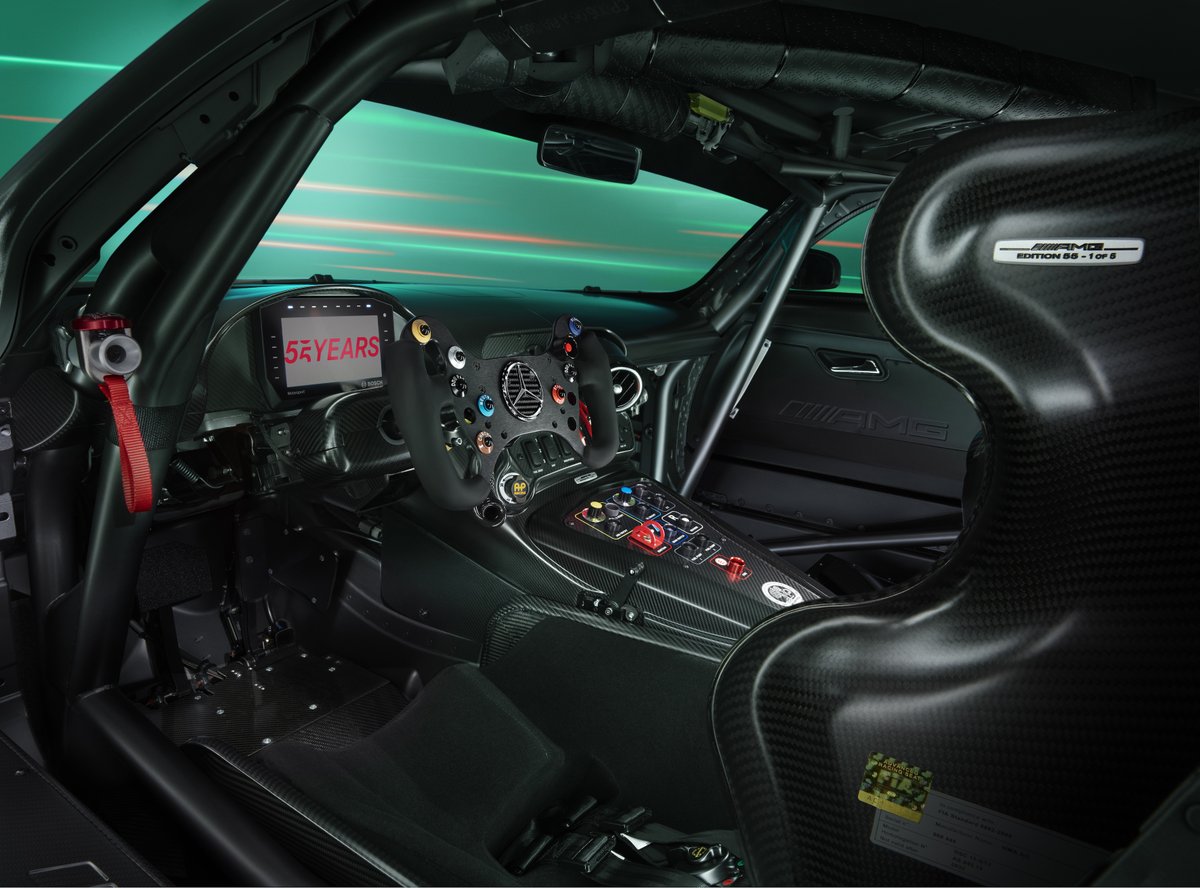 MercedesBenzIre's tweet photo. For its 55th anniversary, @MercedesAMG presents a highly exclusive race car, the @MercedesAMG GT3 EDITION 55. Only five units of the special series will be hand-built at Affalterbach. #MercedesAMG #AMG #55YearsOfAMG
https://t.co/xoT2skzFwV https://t.co/bSjG5yMUcv