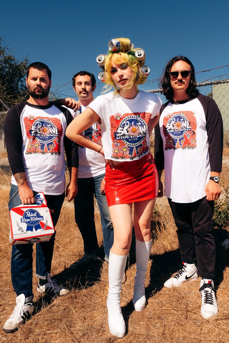 Scowl40831's tweet photo. Scowl &amp; @PabstBlueRibbon Collab out now!

Artwork by @supertoughshit 

Link to purchase 🌼👇
https://t.co/l3iGsrsOxg https://t.co/2Cw6iZly5T