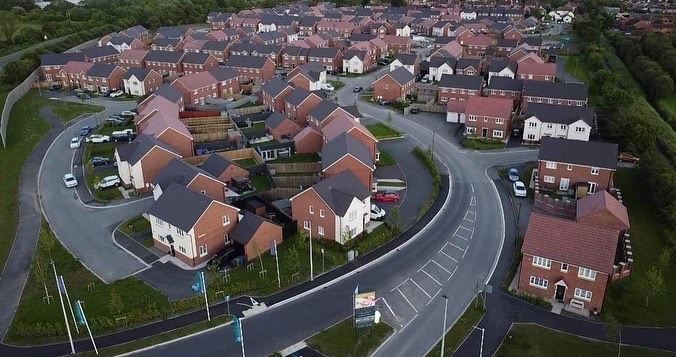 SpaceHomes_'s tweet photo. 🤩 📸 We love when our buyers send us awesome content! Check out this before and after drone shot, shared with us by one of our buyers at Hodgsons Gate, Sherburn In Elmet. https://t.co/77z115OXKv