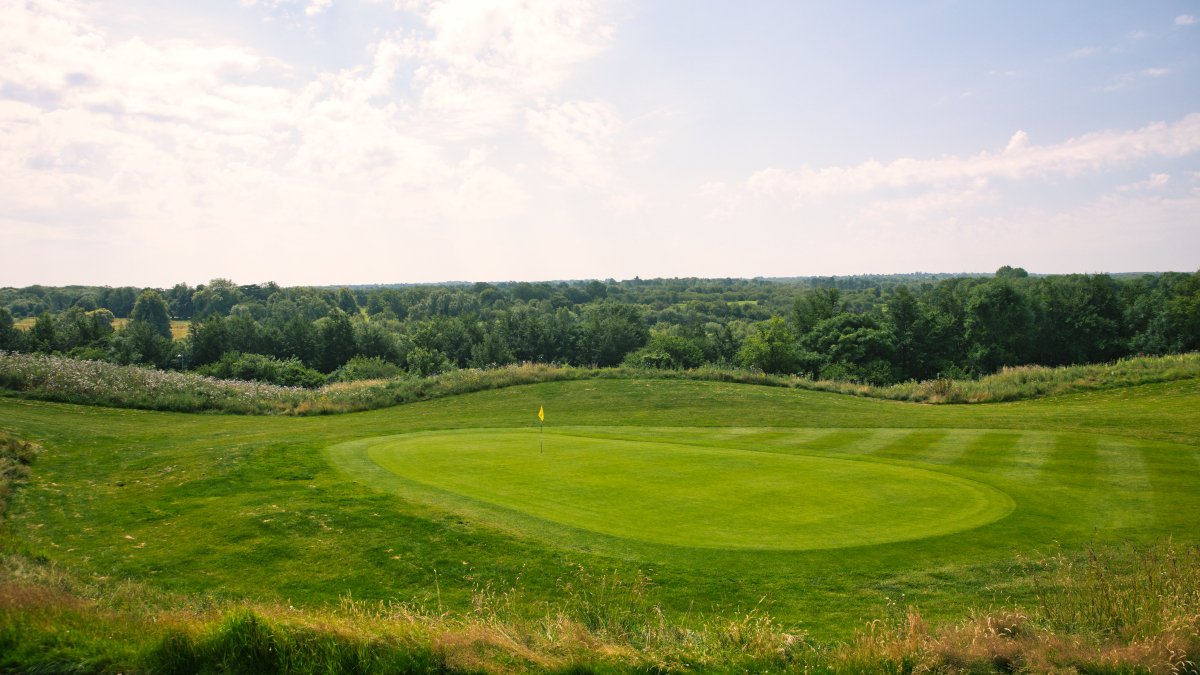 ChelsfieldLakes's tweet photo. Take the family out onto the par three Vista Course for some (competitive) fun!👨‍👩‍👦‍👦 https://t.co/4RQNufxkBA