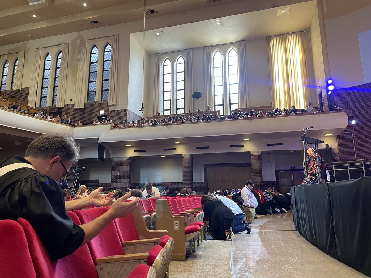 Yesterday’s #MBIConvocation ended in a time of prayer. Coming together not only in celebration, but also in consecration. 💙

We corporately humble ourselves before you, Lord, asking for your blessing on this new school year, the students, faculty, staff &amp; Moody community. 🙏