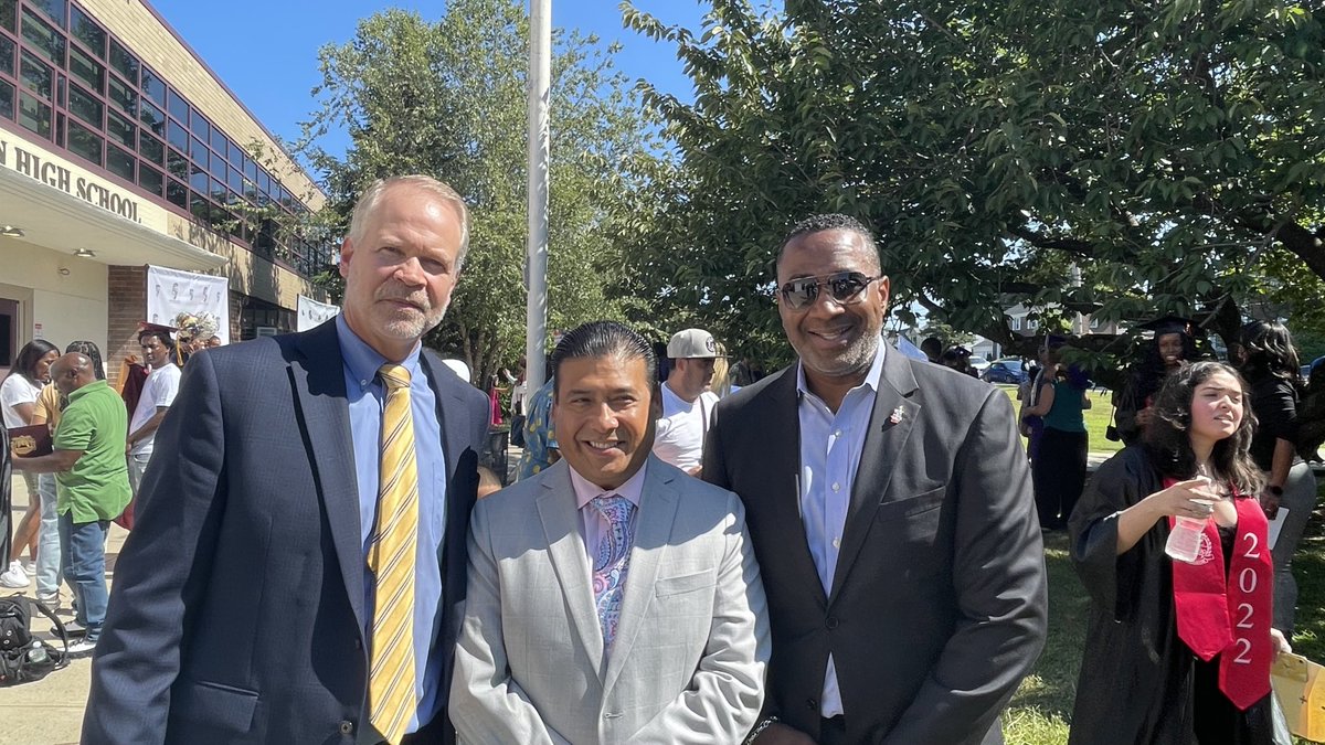 Roosevelt Throwback minus 2 ⁦<a href="/SuptQuezada/">Dr. Edwin M. Quezada</a>⁩ ⁦<a href="/a_dechent/">Edward DeChent</a>⁩ ⁦<a href="/mackmiggs/">Darryl J Mack, Sr -Kappa👌♦️</a>⁩ ⁦<a href="/YonkersSchools/">Yonkers Public Schools</a>⁩