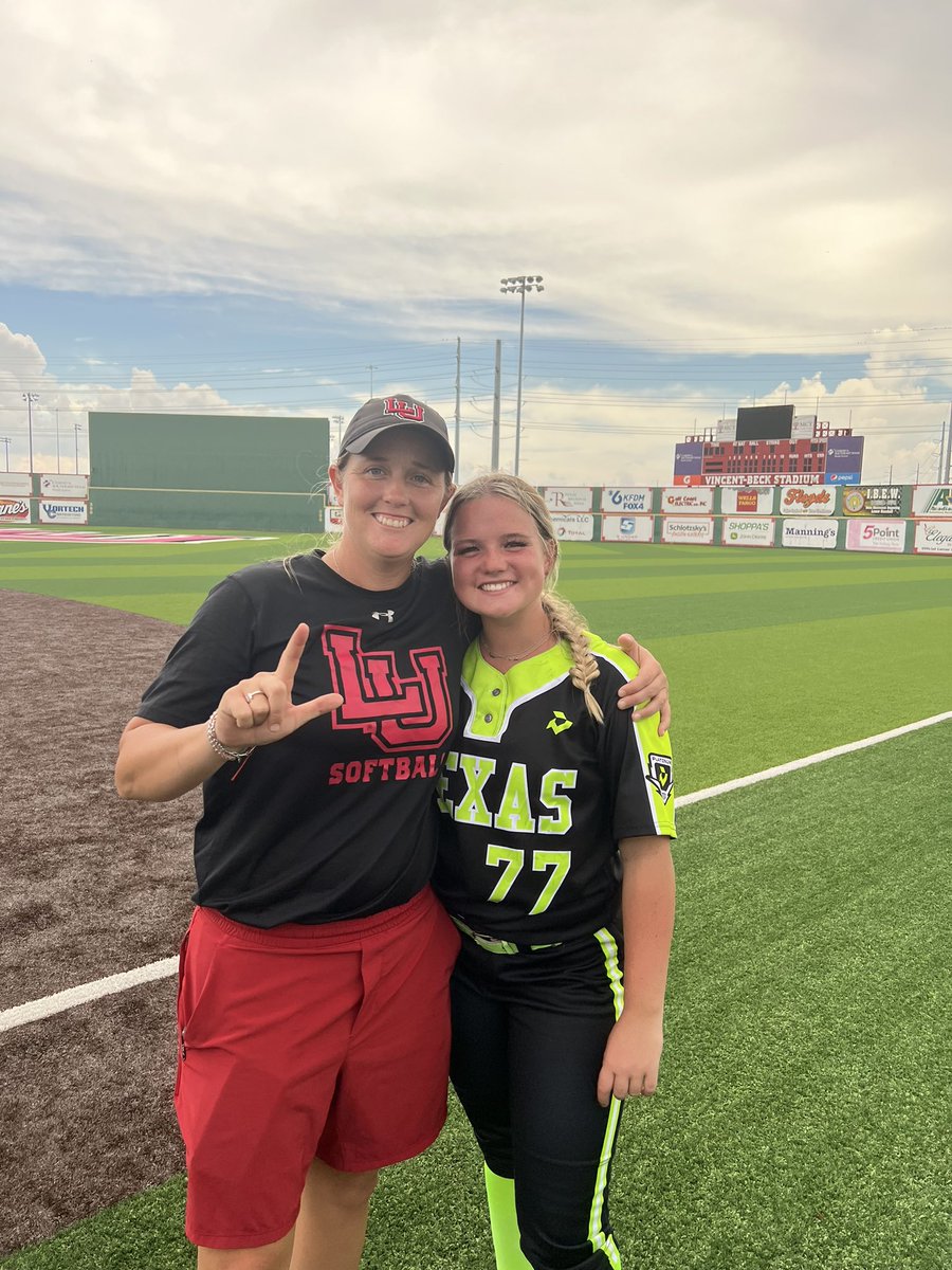 ChandlerKamdyn's tweet photo. Had a great time @LamarSoftball camp!  @AmyHooks10 @CoachMcKenneyLU @anthony_aresco https://t.co/LKlexwzMQE