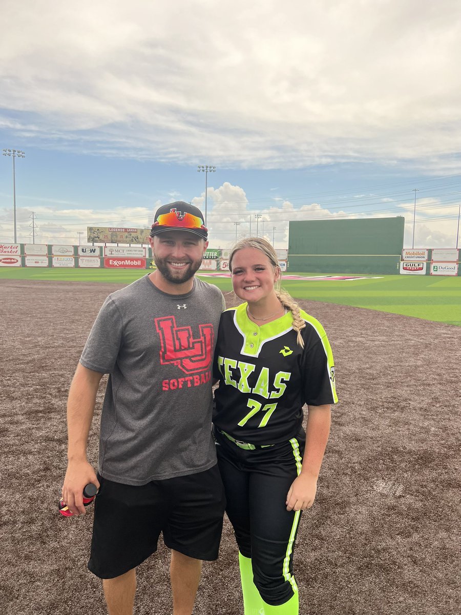ChandlerKamdyn's tweet photo. Had a great time @LamarSoftball camp!  @AmyHooks10 @CoachMcKenneyLU @anthony_aresco https://t.co/LKlexwzMQE
