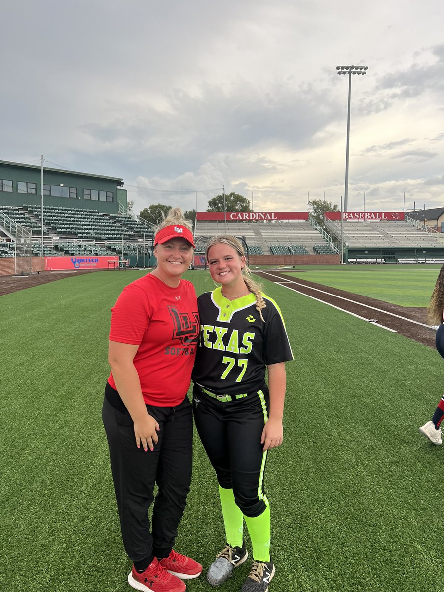 ChandlerKamdyn's tweet photo. Had a great time @LamarSoftball camp!  @AmyHooks10 @CoachMcKenneyLU @anthony_aresco https://t.co/LKlexwzMQE