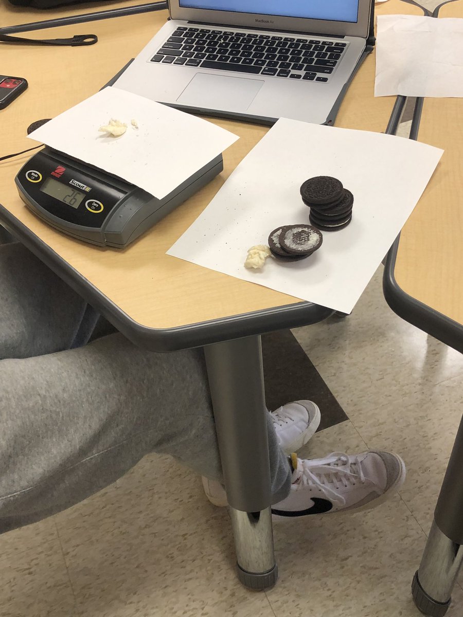KirbyScience202's tweet photo. The freshman biology students today started to put their “CER” skills to the test by investigating if Double Stuff Oreos are really double the stuff compared to a regular Oreo!!! Tomorrow they will use their data as evidence to backup their claims!!! @GHS_Indians https://t.co/fBD1MoiTka